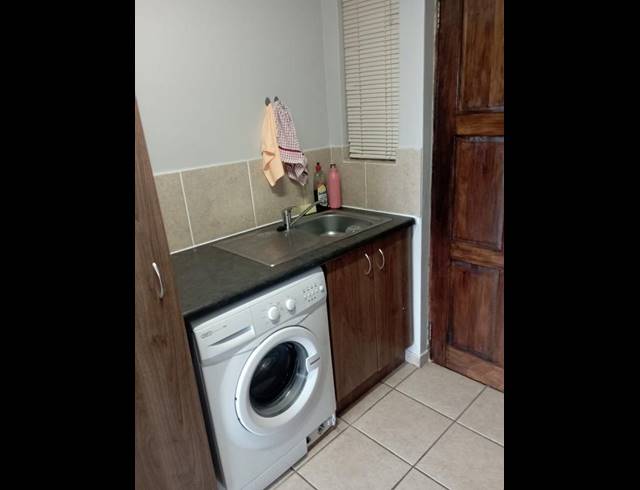 2 BEDROOM APARTMENT FOR SALE IN KINGSWOOD